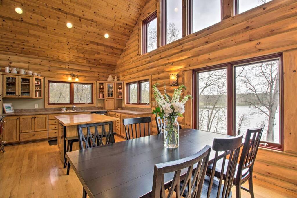 New Hot Tub Fall Oasis with Amazing FawnLake Views - Image 4