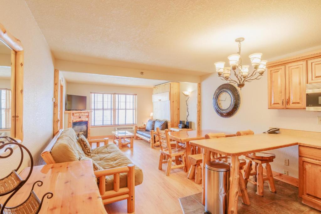 North Ridge Mountainside Condo - Image 4