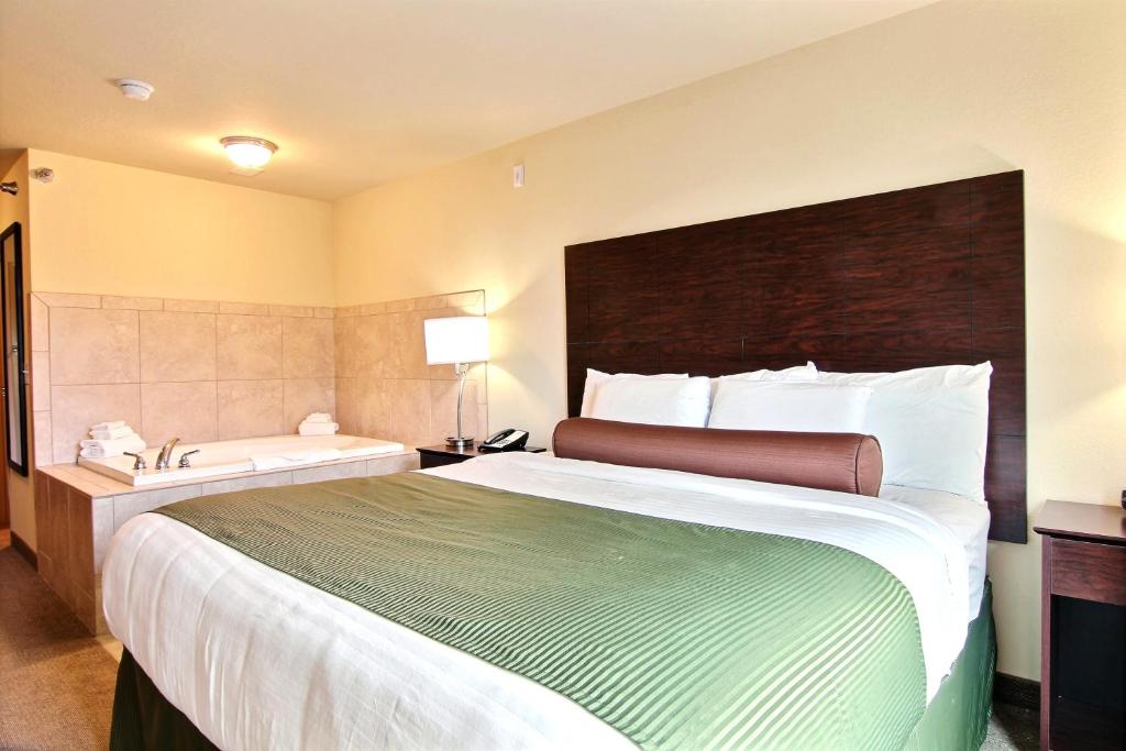 AmeriVu inn and Suites - Crookston
