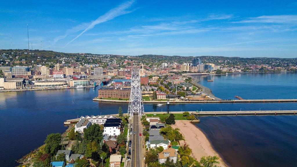 Dragestil 713 Duluth Luxury Condos by Heirloom Boutique Collection - Image 4