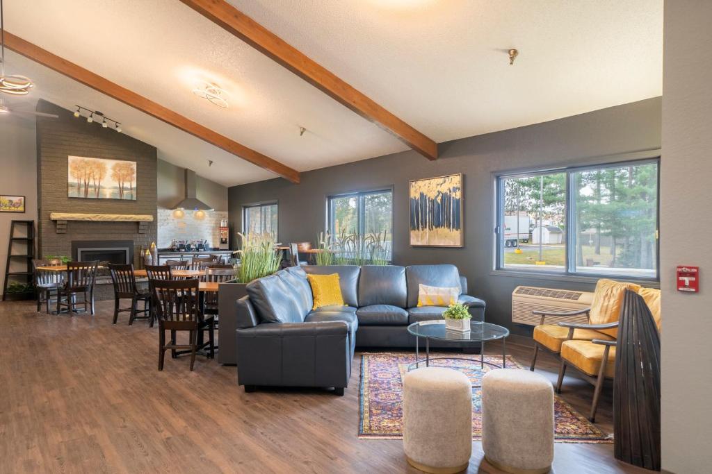 AmericInn by Wyndham Grand Rapids - Image 4