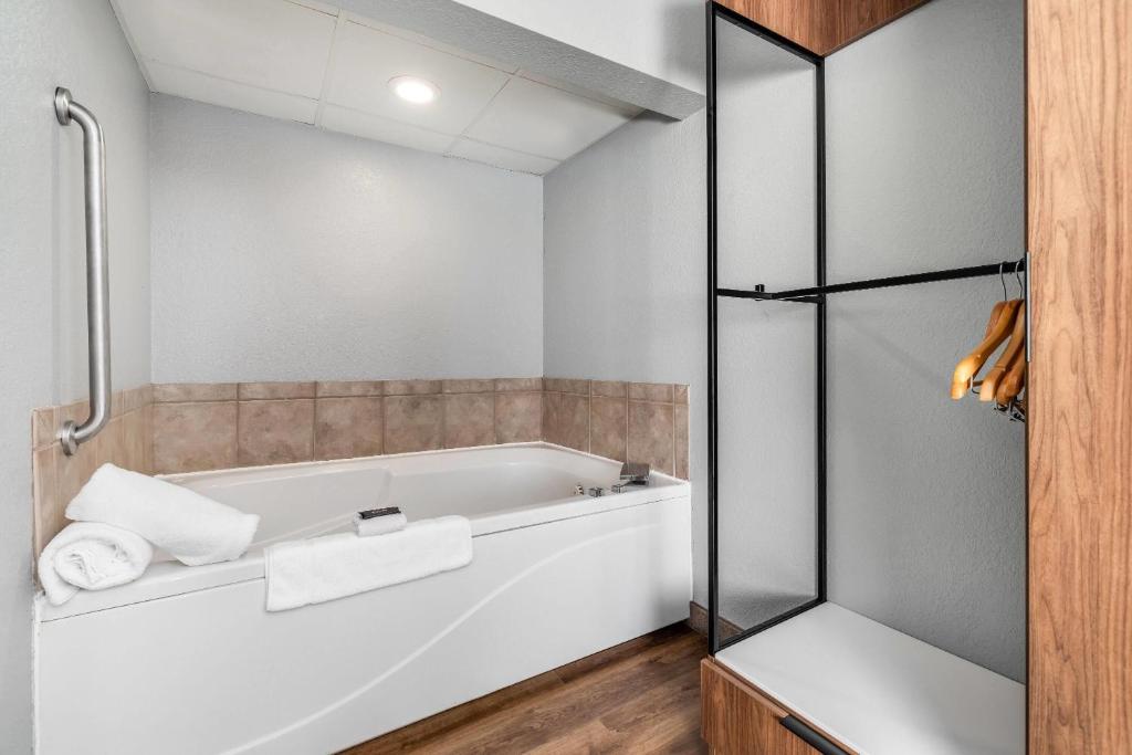 AmericInn by Wyndham Mounds View Minneapolis