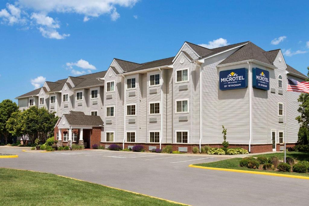 Microtel Inn and Suites - Inver Grove Heights - Image 6
