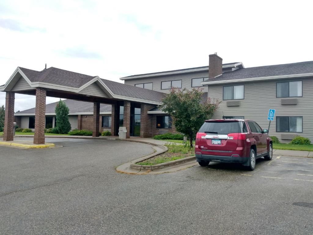 Madelia Hotel & Suites