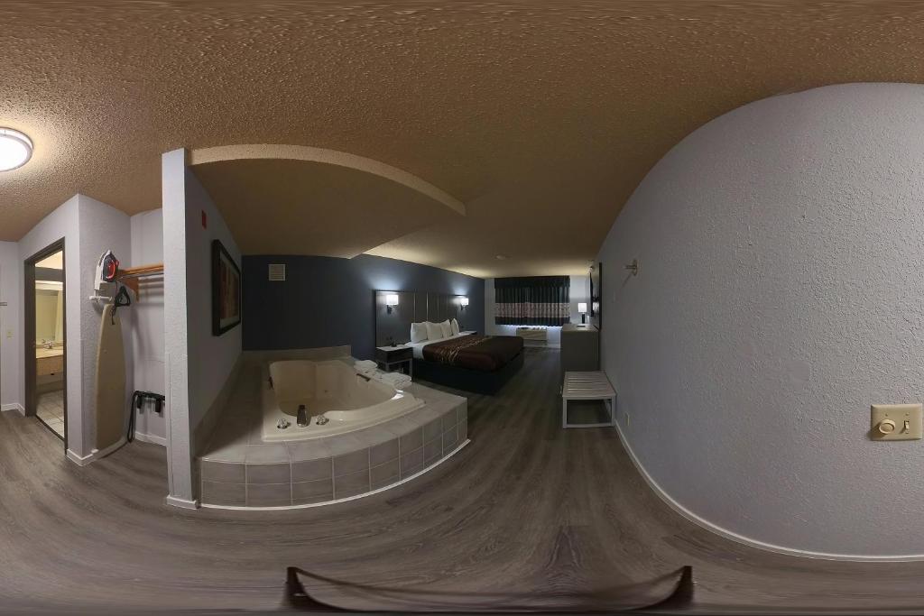 Hot Tub (Jacuzzi) - Photo 10