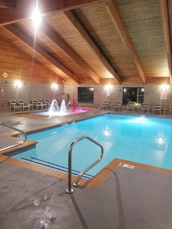 Hot Tub (Jacuzzi) - Photo 2