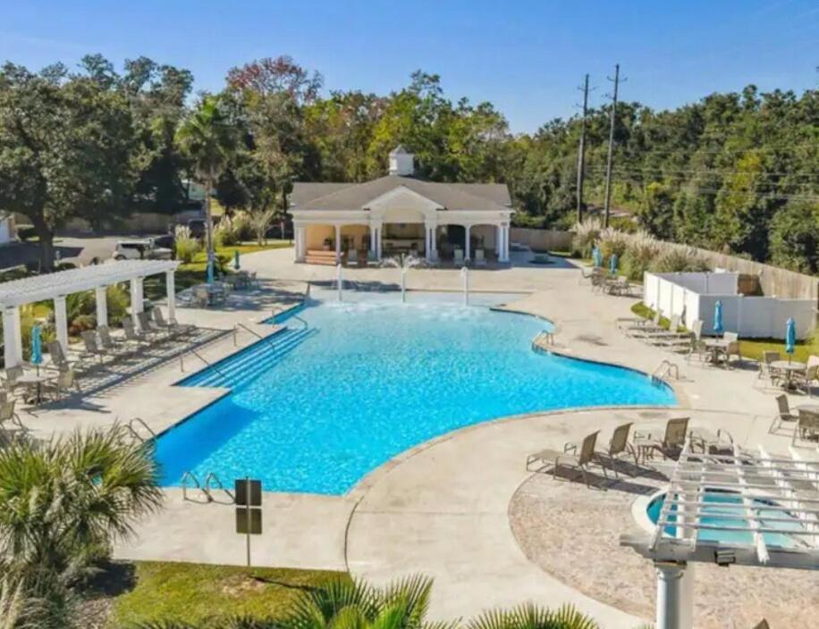 Hot Tub (Jacuzzi) - Photo 7