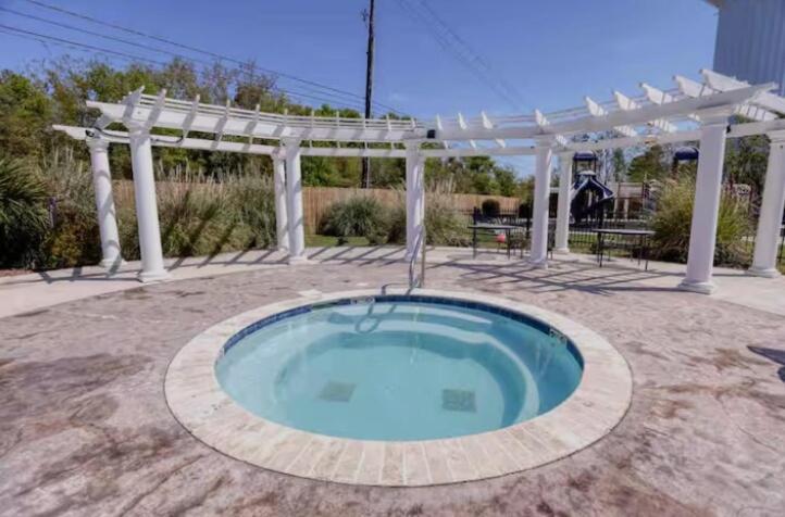 Hot Tub (Jacuzzi) - Photo 6