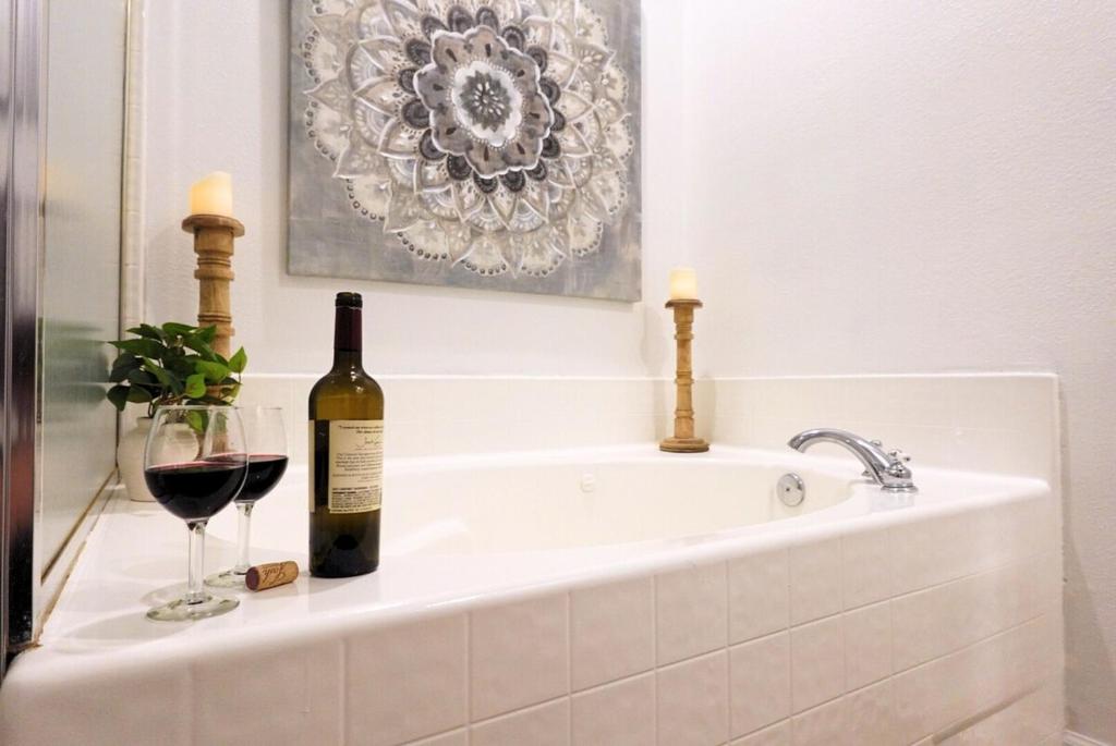 Hot Tub (Jacuzzi) - Photo 4