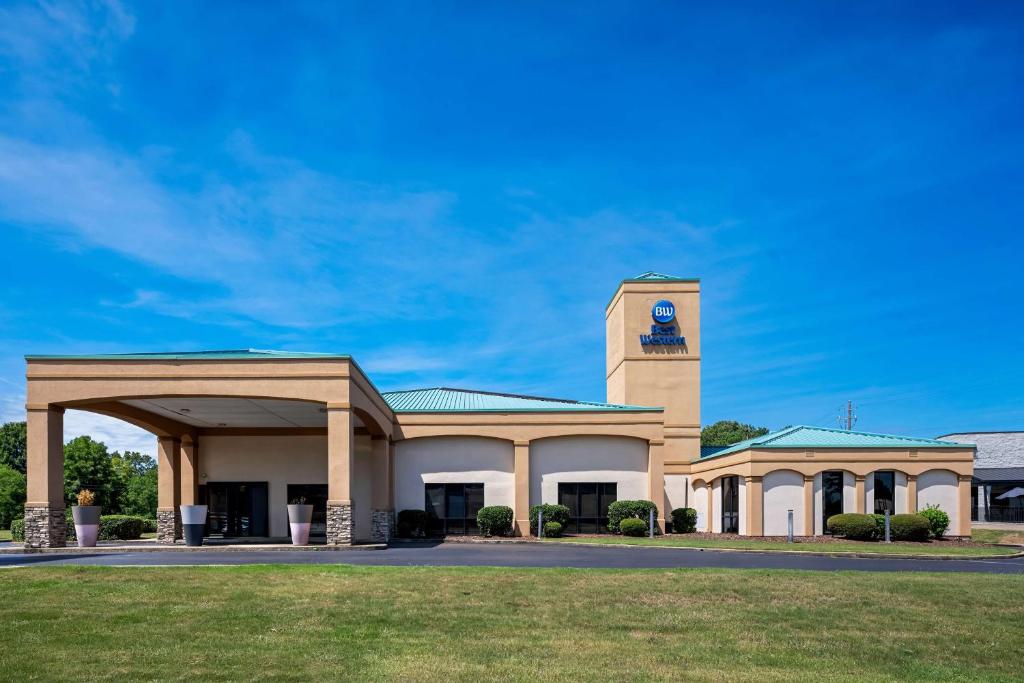 Best Western Executive Suites - Image 7