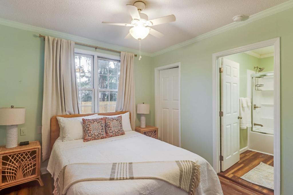 Gulf Breeze Getaway by Next Step Property Management - Image 6