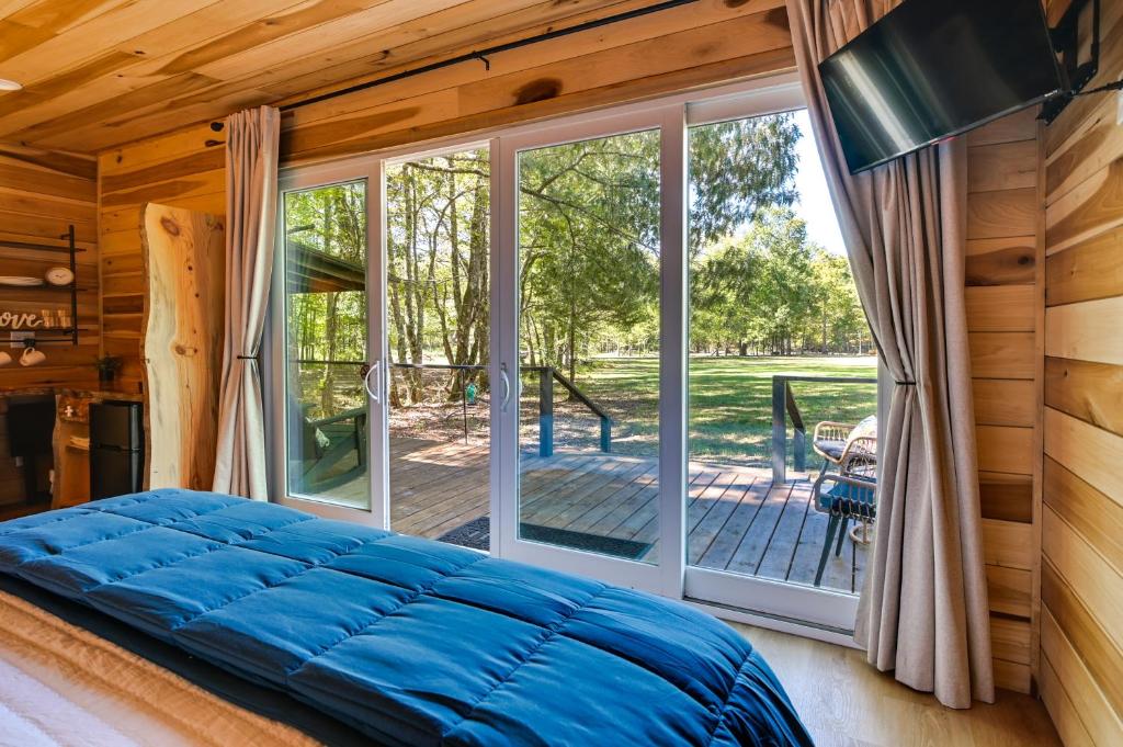 Private Hot Tub, Fire Pit! Pickwick Lake Escape - Image 5