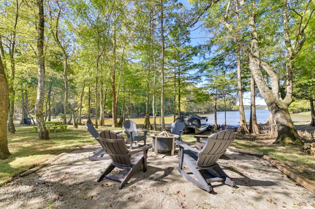 Private Hot Tub, Fire Pit! Pickwick Lake Escape - Image 6