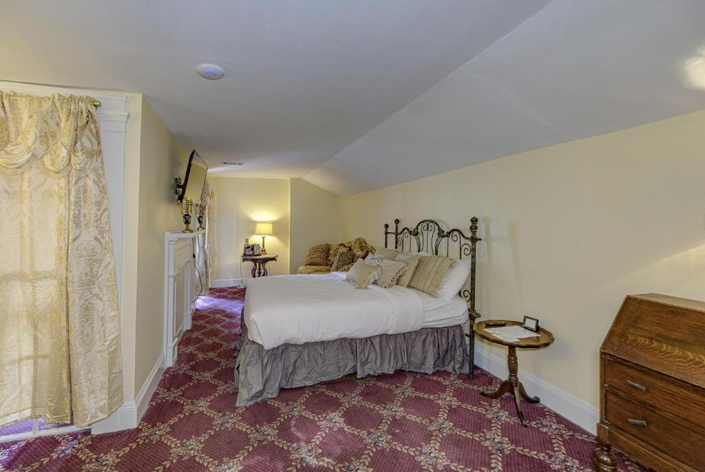 The Inn at Cedar Grove - Image 8