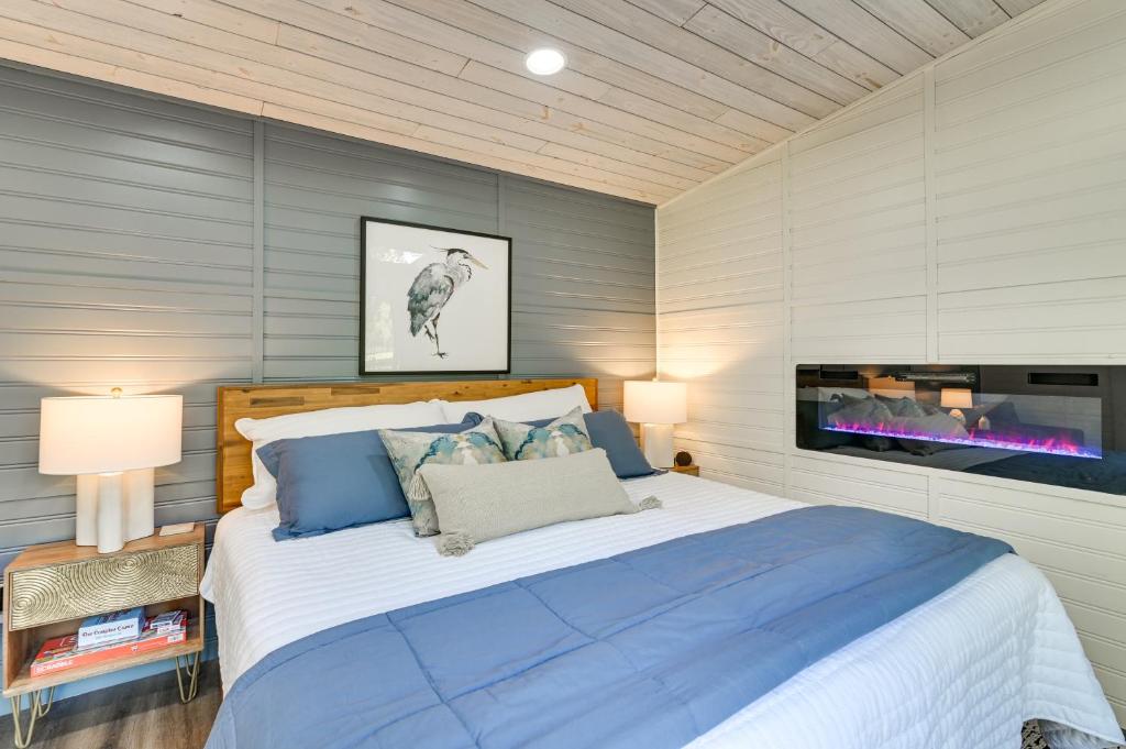 Cozy Couples Retreat on Pickwick Lake with Hot Tub - Image 7