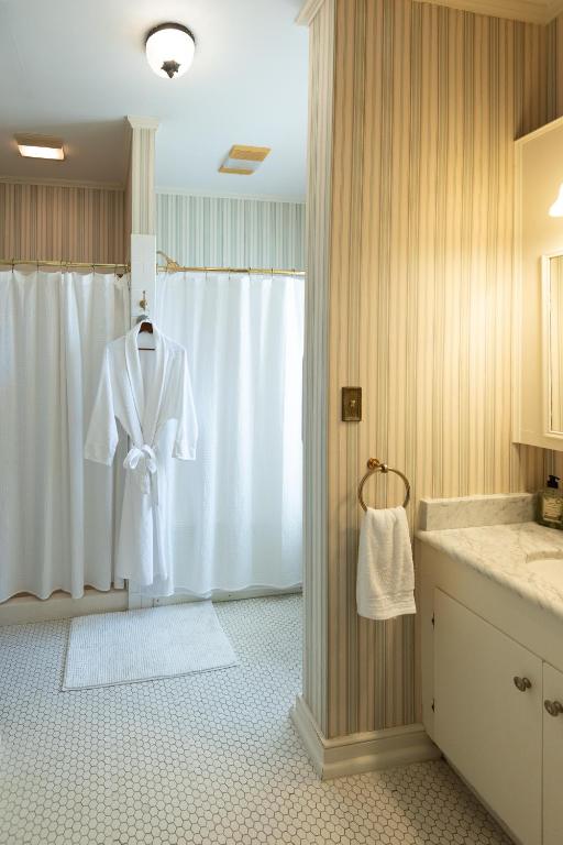 Downtown Natchez Elegant 1835 Antebellum House