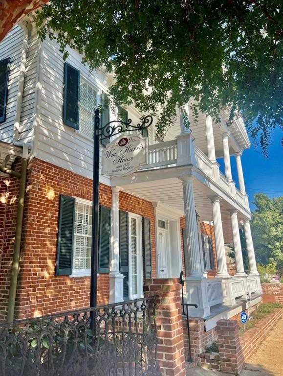 Downtown Natchez Elegant 1835 Antebellum House