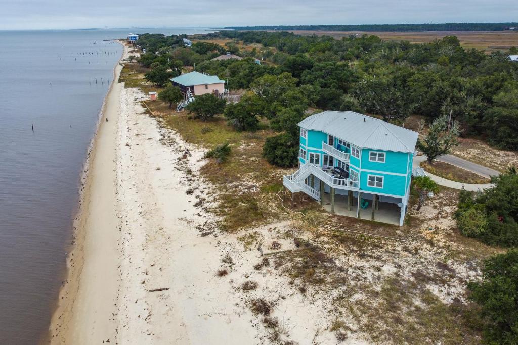 Ocean Springs Magnolia Beach House on Pvt Beach!