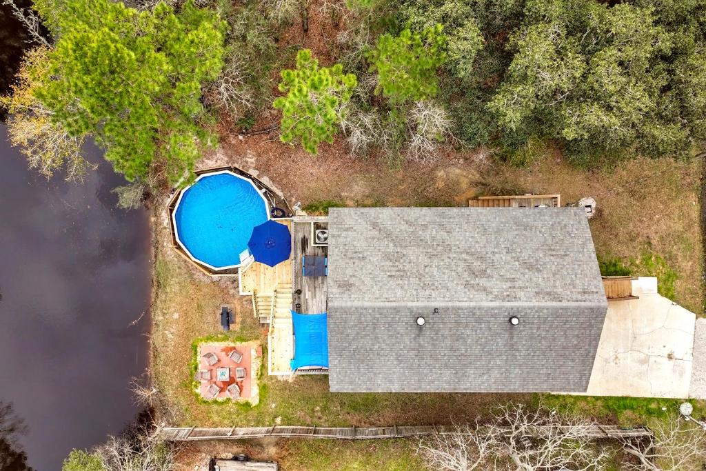 Waterfront Home with Pool, Hot Tub and Game Area
