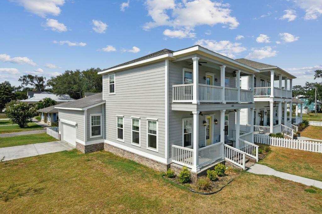 Walk to Beach with Heated Pool Spa views & oak trees - Image 7