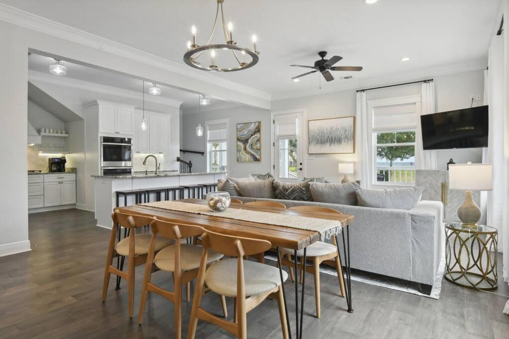 Walk to Beach with Heated Pool Spa views & oak trees - Image 5