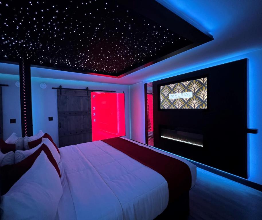 Imperial Suites, Adults Only - Image 4