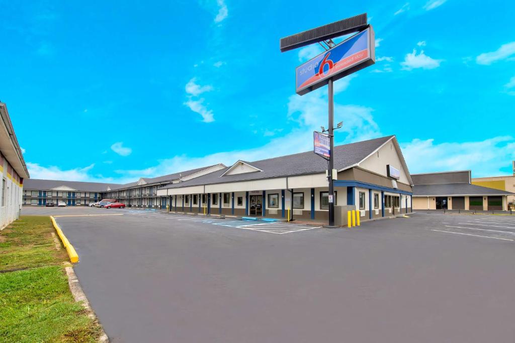 Studio 6 Jackson MS I 55 - Image 6