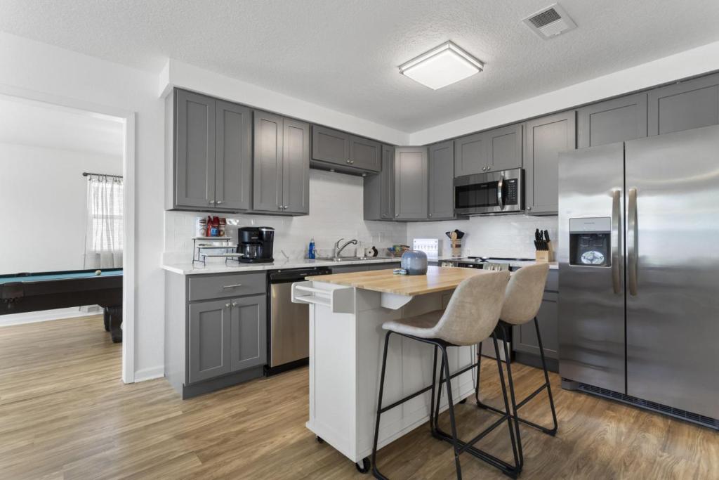 Coastal Retreat by the Beach - Image 4