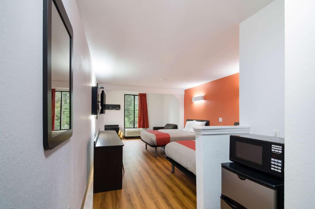 Motel 6 Moss Point, MS - Image 4