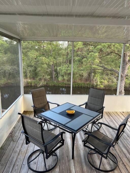 Bay Breeze Bliss-Hot Tub, Bar and Canal 5mi to Beach - Image 8