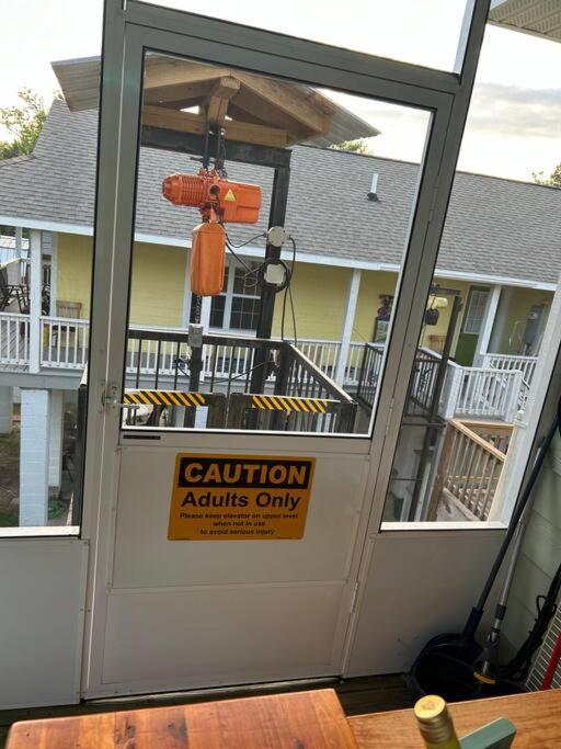 Bay Breeze Bliss-Hot Tub, Bar and Canal 5mi to Beach - Image 6