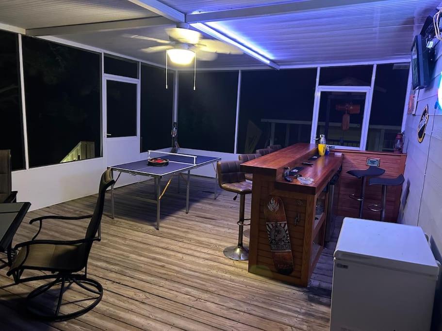 Bay Breeze Bliss-Hot Tub, Bar and Canal 5mi to Beach - Image 7