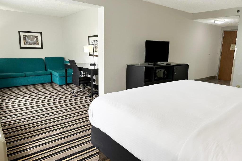 OYO Townhouse Jackson - Ridgeland - Image 6