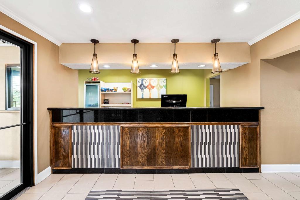 Best Western Gateway Inn - Image 8