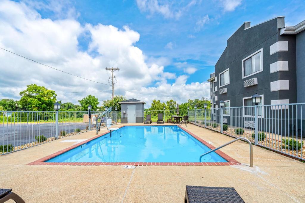 Best Western Gateway Inn - Image 4