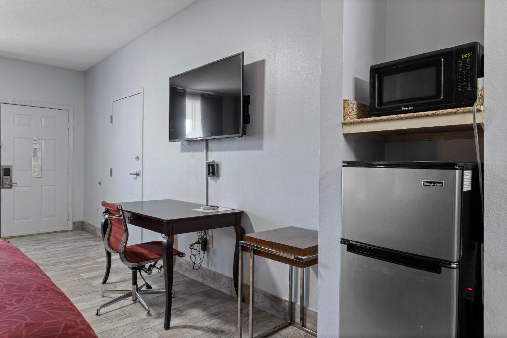 MAGNOLIA INN of BILOXI,OCEAN SPRINGS,PASCAGOULA & GAUTIER - Image 4