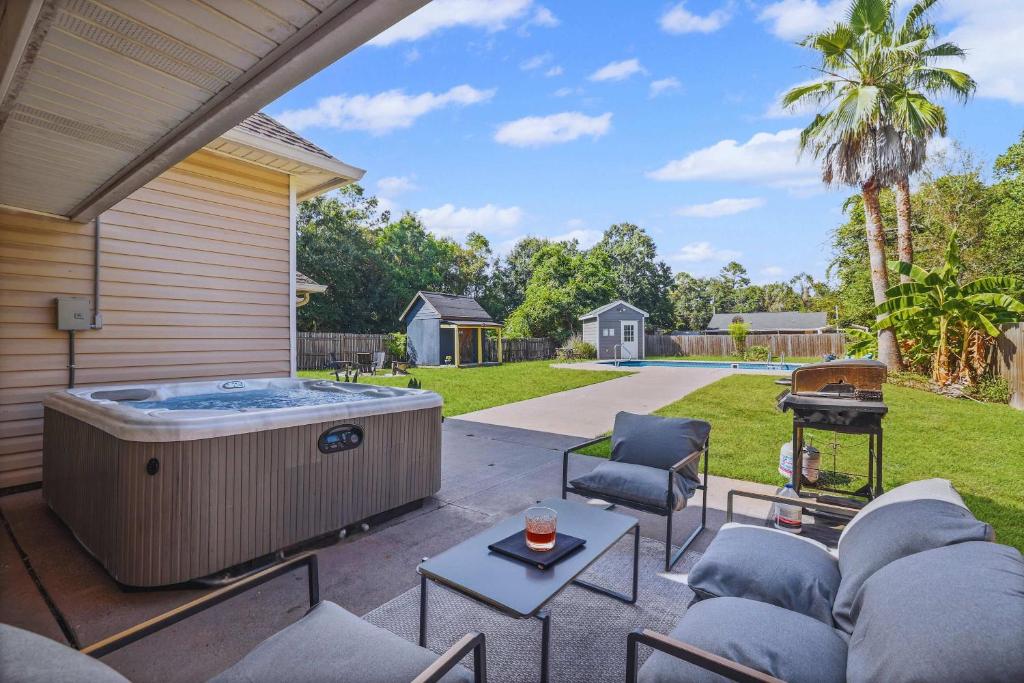 Hot Tub (Jacuzzi) - Photo 5