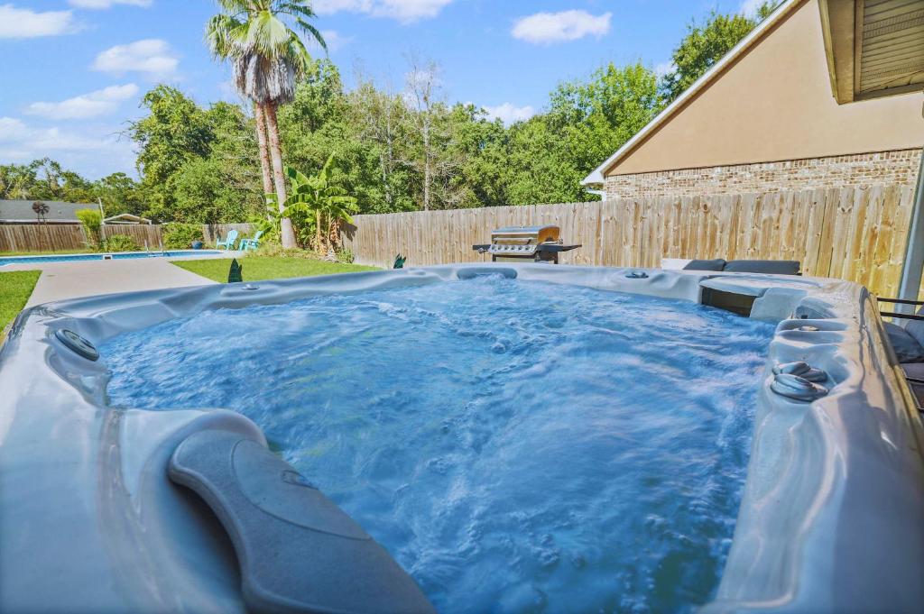 Hot Tub (Jacuzzi) - Photo 6