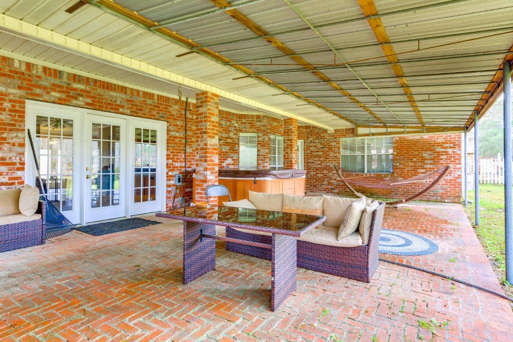 Hot Tub (Jacuzzi) - Photo 5