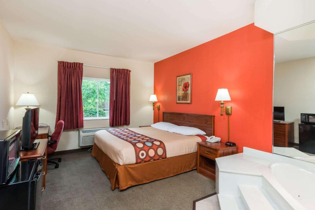 Super 8 by Wyndham St Robert Ft Leonard Wood Area