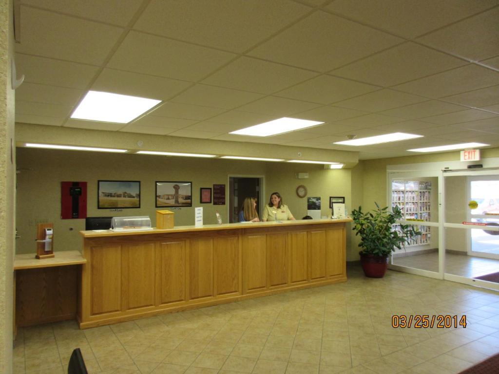 Parkfield Inn - Warsaw - Image 7