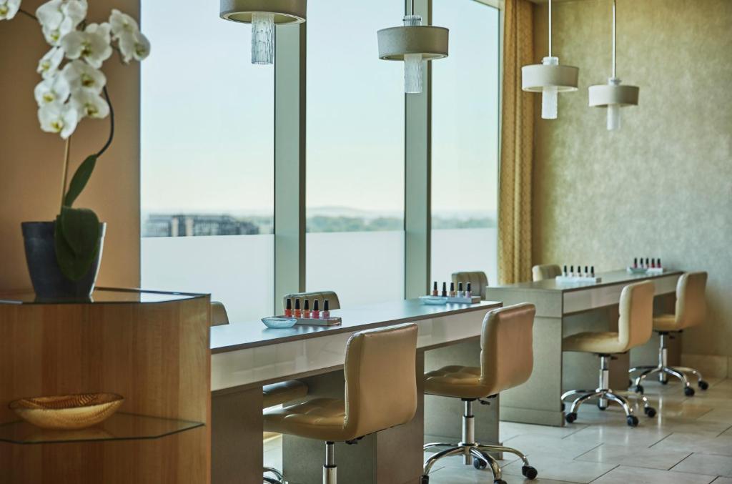 Four Seasons St. Louis - Image 6