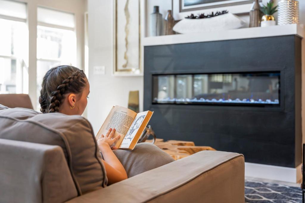 Private Pool- Fitness Room- Golf Cart- Arcades- Expansive Decks- Elevator! Golf Car too! - Image 8