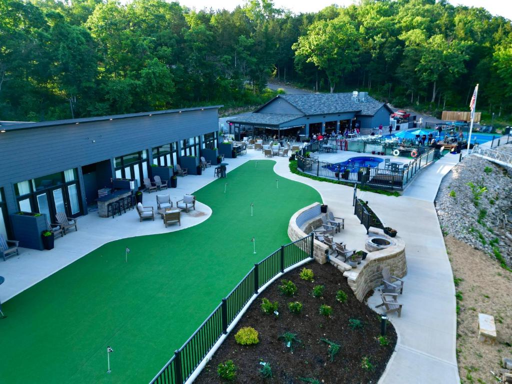 Pebble Bay Club Suites - Image 7