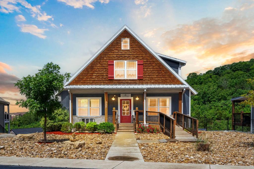 Double-Sided Fireplace, Lake Views, Daily Tickets to Local Attractions, Air Hockey!