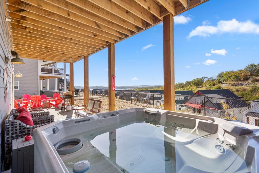 Double-Sided Fireplace, Lake Views, Daily Tickets to Local Attractions, Air Hockey!