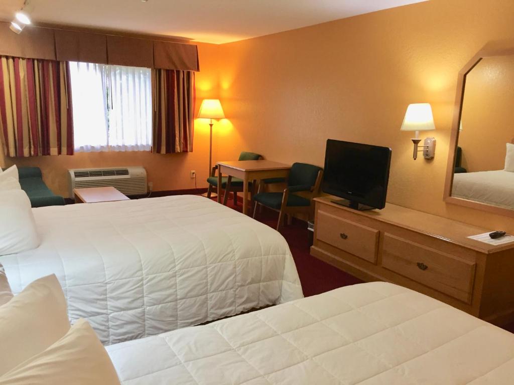 Parkfield Inn - Clinton - Image 8