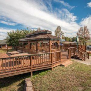 Bullwinkles Rustic Lodge - Image 6