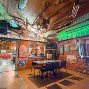 Bullwinkles Rustic Lodge - Image 4