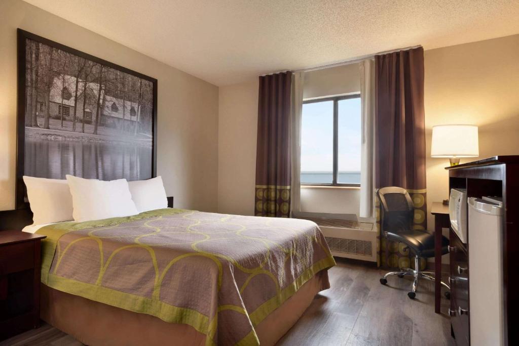 Super 8 by Wyndham Bethany MO - Image 8